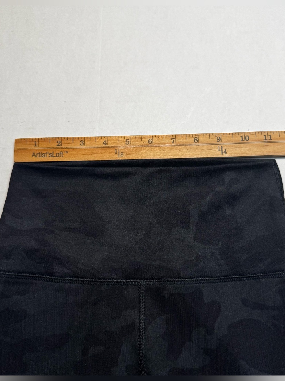 FLEO High Rise Dark Camo 26" Leggings Size: Small - Picture 6 of 7